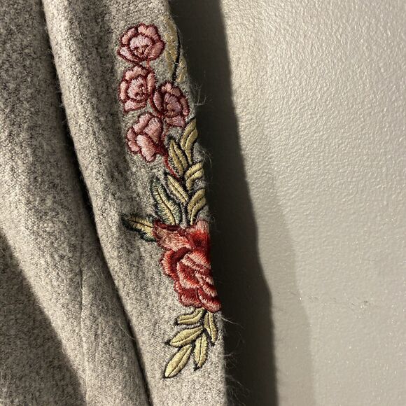 Cloud Chaser Sweater Small Fuzzy Gray Crew Neck Pink Floral Embroidery On Arms - Picture 4 of 7